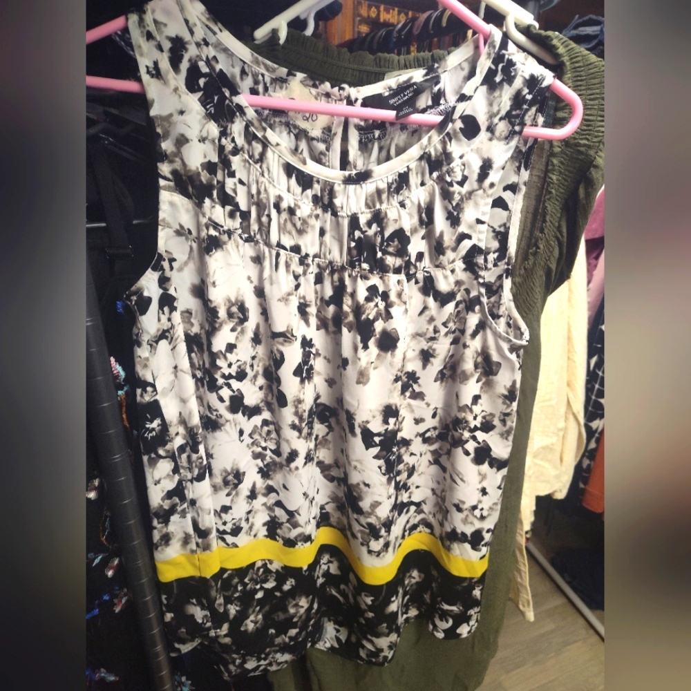 Simply Vera Size M Tank